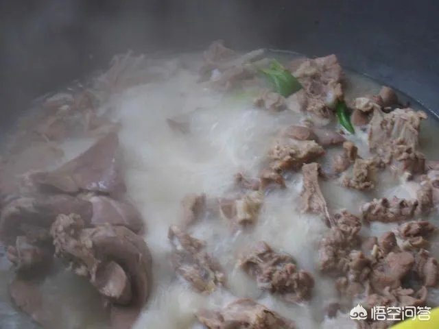 西北人为何选择在大雪纷飞的日子宰羊吃平伙?