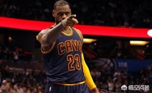 在2018赛季NBA颁奖典礼上，詹姆斯获得了什么奖？他本人没到现场是如何领奖的？