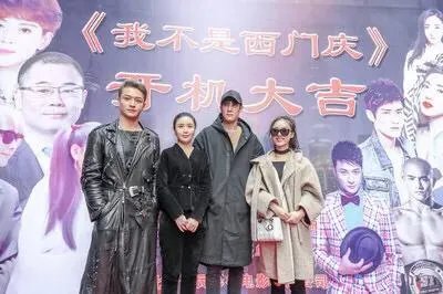 老婆总是去闺蜜家过夜,每次开视频不接说她闺密没穿衣服不方便,为啥?