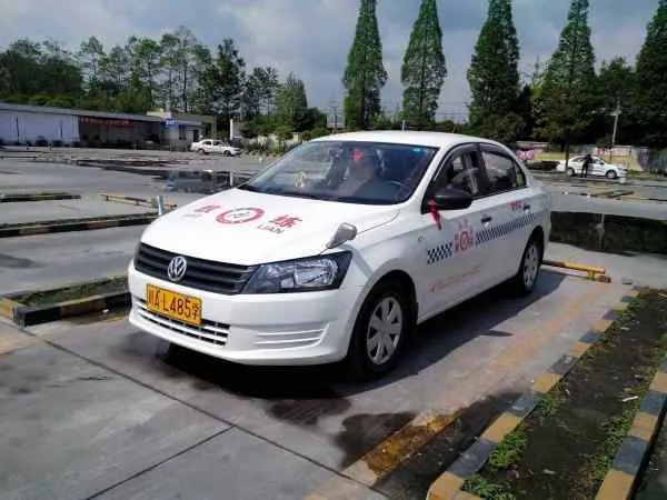 知名驾校猪兼强破产后,学院的学费还能退吗,该怎么退?