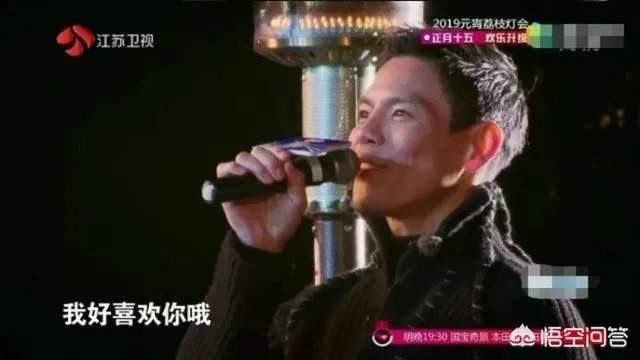 如何看待向佐和郭碧婷的恋情,你觉得他们般配吗?