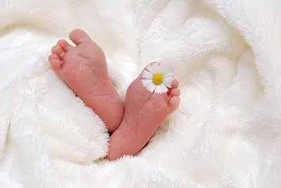 晚上宝宝睡觉不踏实的原因 如何避免婴儿睡觉不踏实