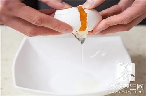 蛋白霜打发不起来