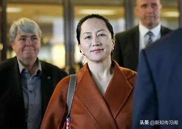 孟晚舟出庭时身边有不少随行的人是什么身份?又说明了什么问题?