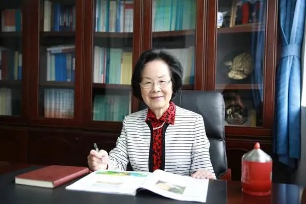 中国科学院院士张俐娜去世，她生前都有哪些突出贡献？