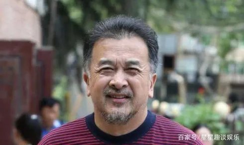 黄宏上午被免职,下午就被带走,如今多年过去了他过得怎么样?