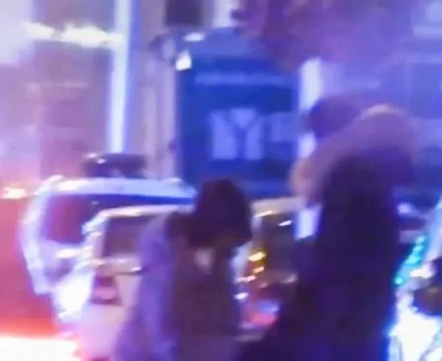 宋威龙赵佳丽车内热吻图 俩人怎么认识的