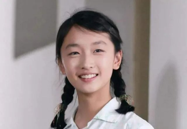 被观众当面怒斥新电影是圈钱烂片,周冬雨如何扭转尴尬局面?