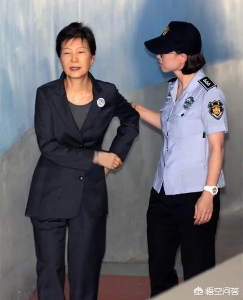 朴槿惠被加判八年刑法,大家怎么看?