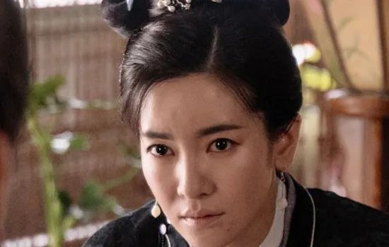 李晟说李佳航是极品黑,李佳航为何突然求生欲下降,去吐槽李晟呢?
