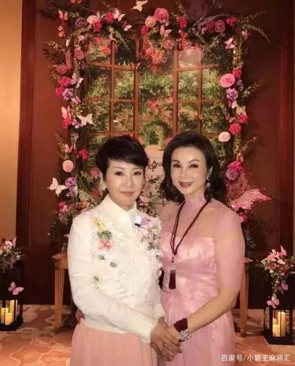 与林建岳离婚25年,谢玲玲为何会感谢婆婆呢?