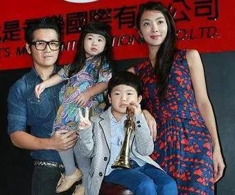曹格女儿Grace大变样,姐姐这般容颜还会有人说她丑吗?