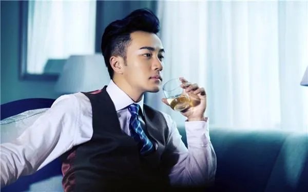 刘恺威隐瞒11年的前妻,连杨幂都甘拜下风,这个人究竟是谁?