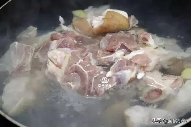 电饭煲能够煲压猪蹄吗?知道的能不能把过程写出来?