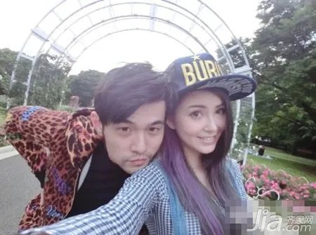 周杰伦首度公开恋情 3亿豪宅或作婚房