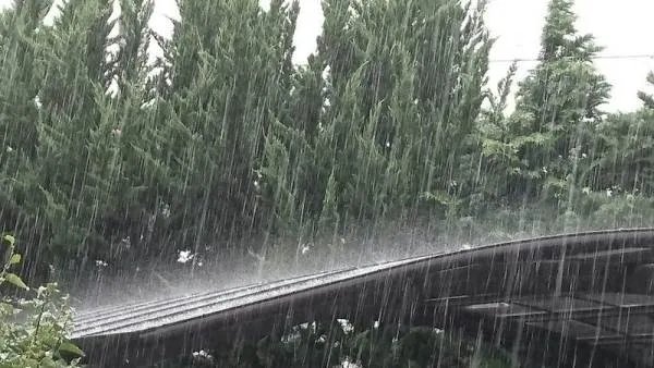 爱尔兰降雨不断禁播RainOnMe,这和降雨有何关联?