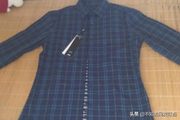 如何叠长袖的衣服?