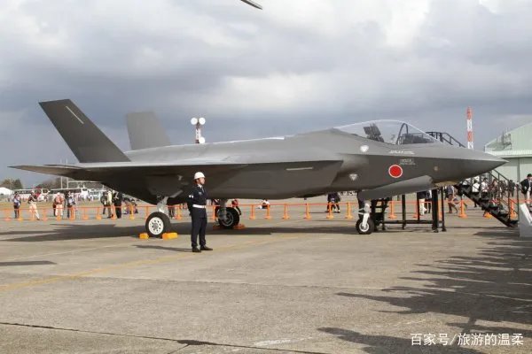 安倍晋三突然辞去首相职务,为啥好多人都在夸赞他?