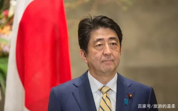 安倍晋三突然辞去首相职务,为啥好多人都在夸赞他?
