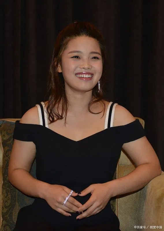 王莎莎已经28岁了,现在的她与儿时的她长相差距大吗?