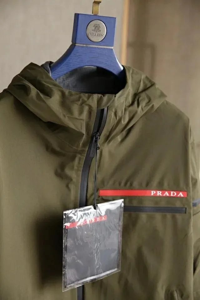普拉达的服装风格是什么?