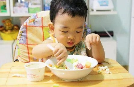 孩子明明吃很多,还是不长个也不长肉?这是什么原因?