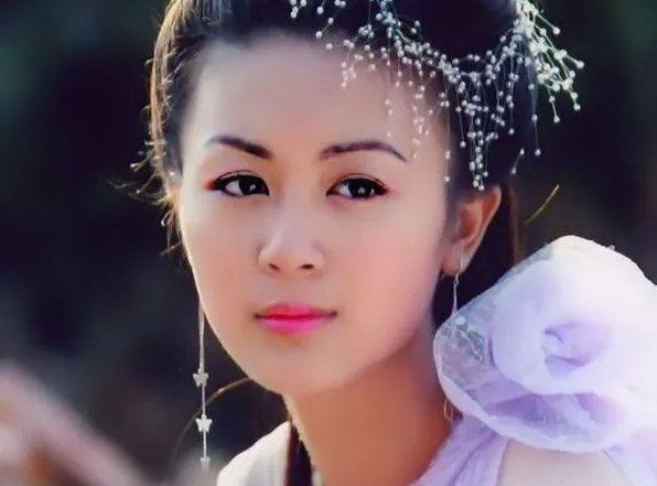 唐宁被曝无戏可拍,王祖贤300亿账单疑似被曝,为何会反差这么大?