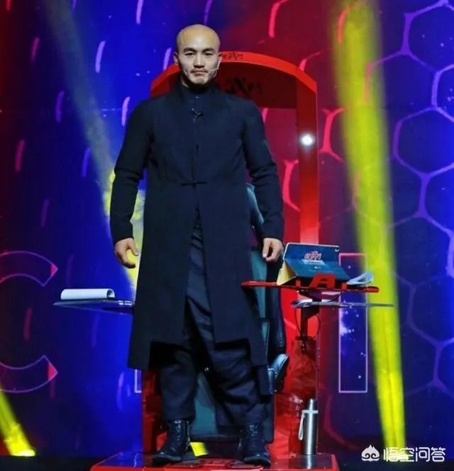 被西提猜KO后,武僧一龙如今在精武门当了评委,你怎么看?