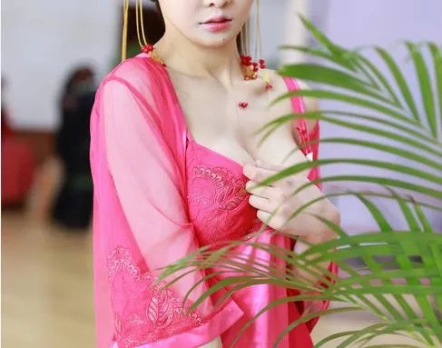d罩杯多大图片欣赏：d罩杯摸着什么感觉?（图）