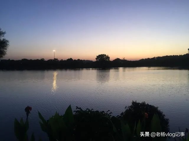 世界上除了火车最长,还有什么车比火车长?