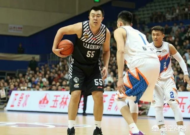 韩德君手掌骨折,出战成疑,辽宁队能不能拿下北京队?