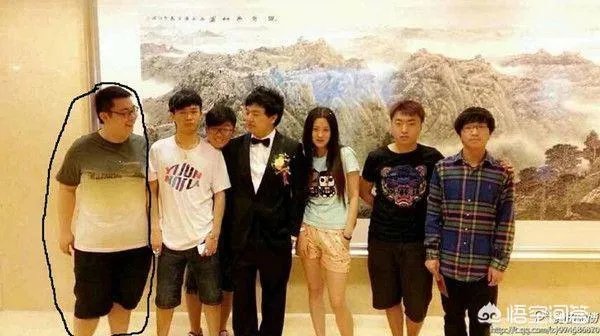 《英雄联盟》的主播小智到底长什么样子?有没有真实的照片?