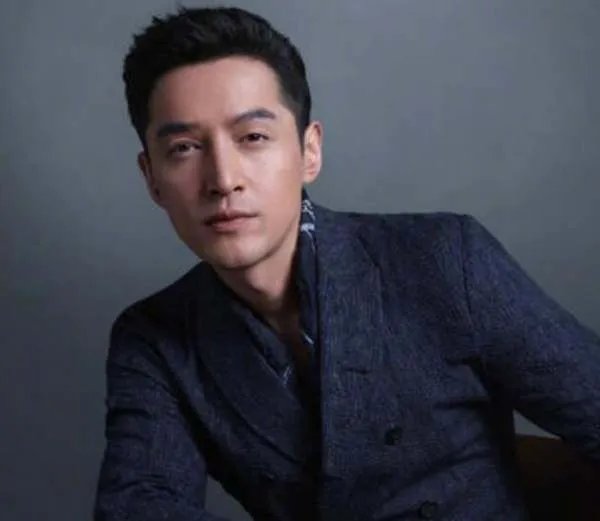 刘德华拍《拆弹专家2》穿假肢可见敬业,你还知道哪些敬业的明星?