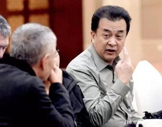 黄宏上午被免职,下午就被带走,如今多年过去了他过得怎么样?