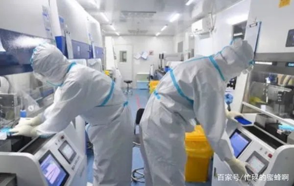 在大连疫情的扩散事件中,有哪些人被查了?