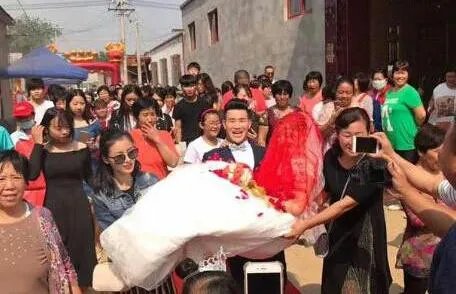 饰演《小兵张嘎》中嘎子结婚了?他的老婆是谁?