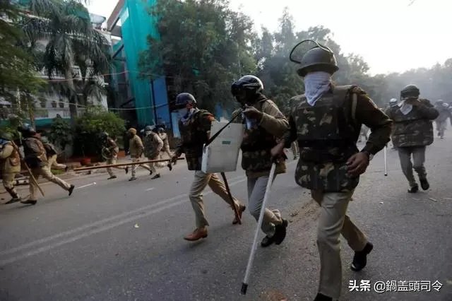 印度如此贫穷,为何军力却十分强大?