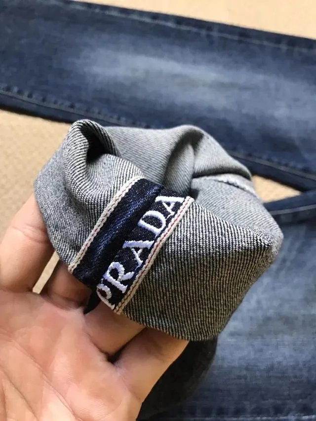 普拉达的服装风格是什么?
