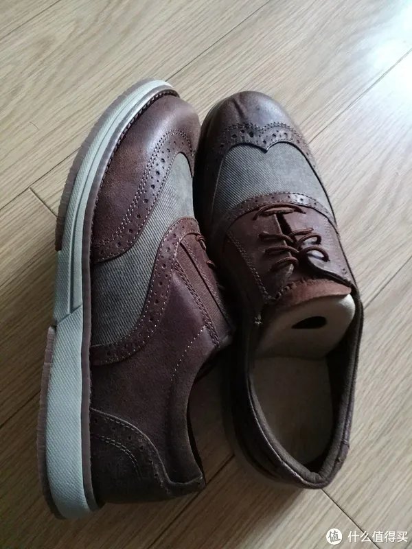 买鞋狂魔匠 篇一:斯凯奇+Rockport 男鞋 晒单*尺码建议*买小了半码的感觉