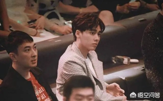 王思聪为什么最近和李易峰走得很近?