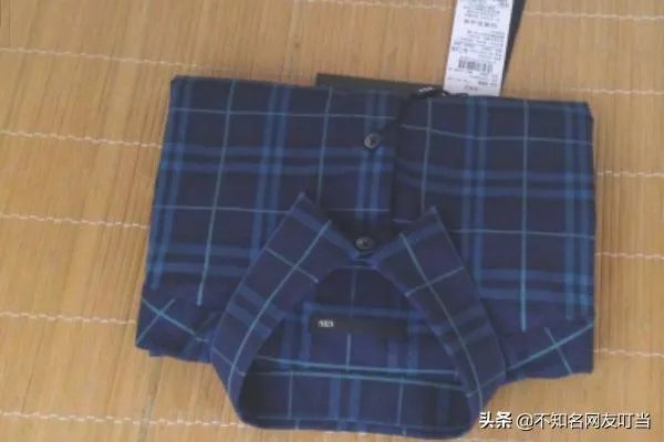 如何叠长袖的衣服?