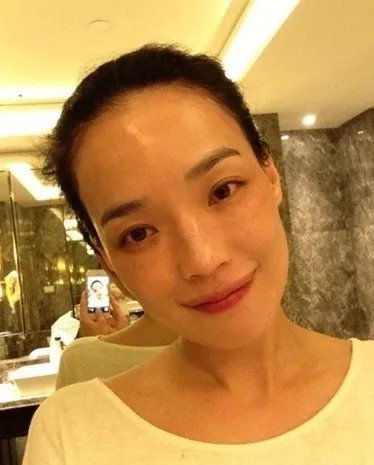 全球女星素颜大PK图赏 只有真女神敢晒素颜照!