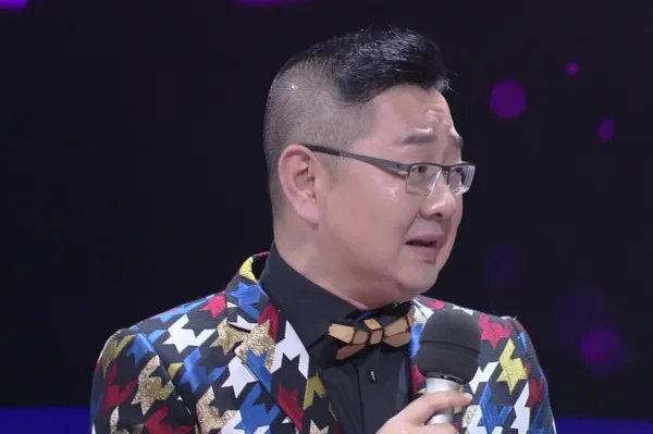 明星发飙有多吓人,吴京在机场大骂跟拍记者,撒贝宁狂怼张绍刚?