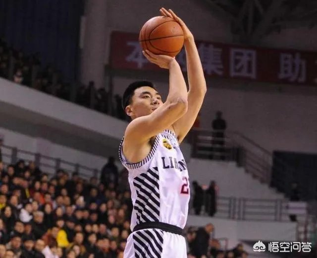 韩德君手掌骨折,出战成疑,辽宁队能不能拿下北京队?