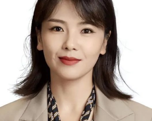 宛如纸片人