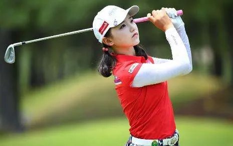 高尔夫女神石昱婷,为什么会放弃日本的发展回到中国呢?