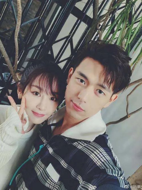 杨紫连续三年为李现庆生,他们当初是如何结识的?