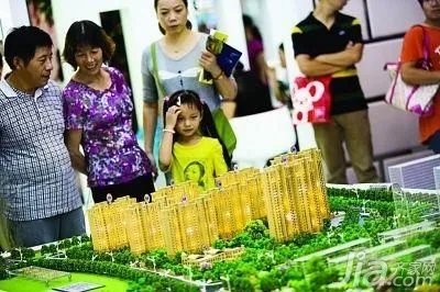 中国式买房:明明不缺房 不买怕吃亏
