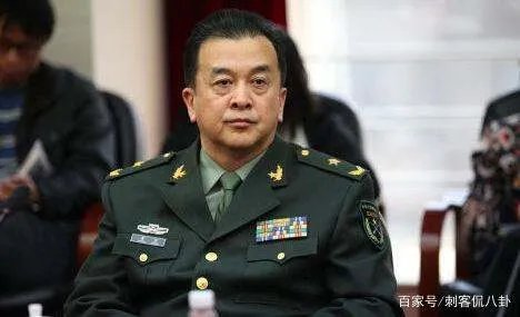 黄宏上午被免职,下午就被带走,如今多年过去了他过得怎么样?