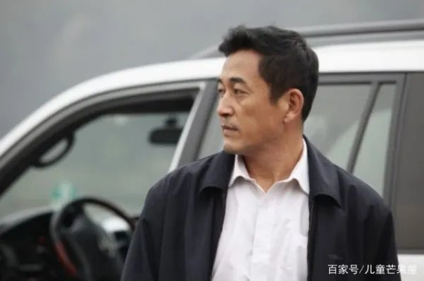 为娶张歆艺丢弃原配,与儿子闹翻的王志飞,后来怎样?
